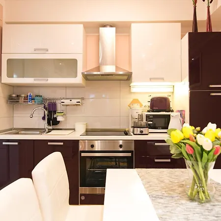 Maris Apartment *
